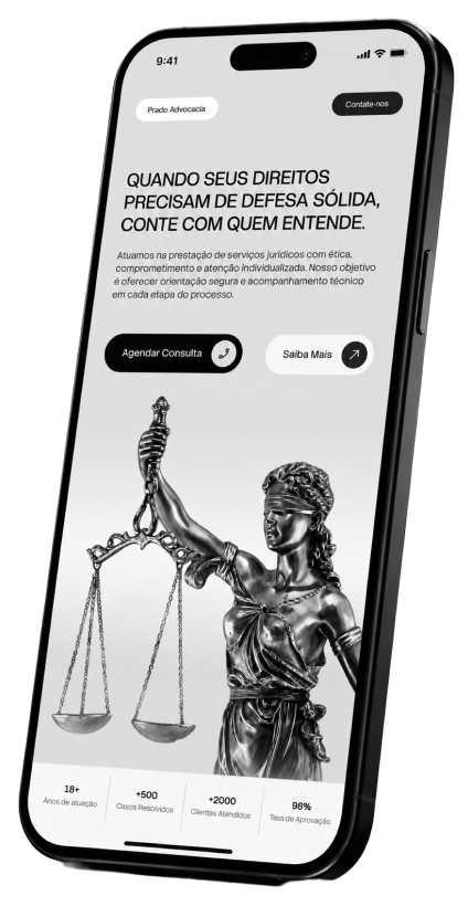 Projeto conceitual para advocacia exibido em notebook e celular